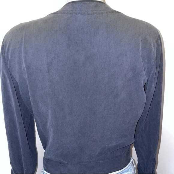 Everlane Blouse Long Sleeve Wrap Top button closure with tie black silk size 4 - Picture 7 of 11